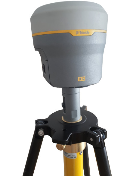 Tripod s centračnou tyčou pre stabilizáciu bázy